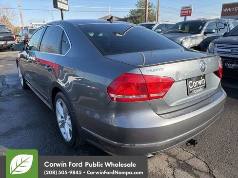 Used 2015 Volkswagen Passat TDI SEL Premium image 7