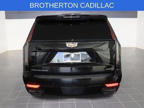 Used 2024 Cadillac Escalade Sport Platinum w/ Heavy-Duty Trailer Package AWD/4WD image 4
