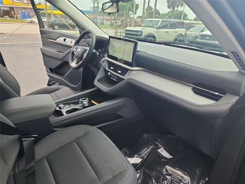 New 2026 Ford Explorer Active RWD image 23