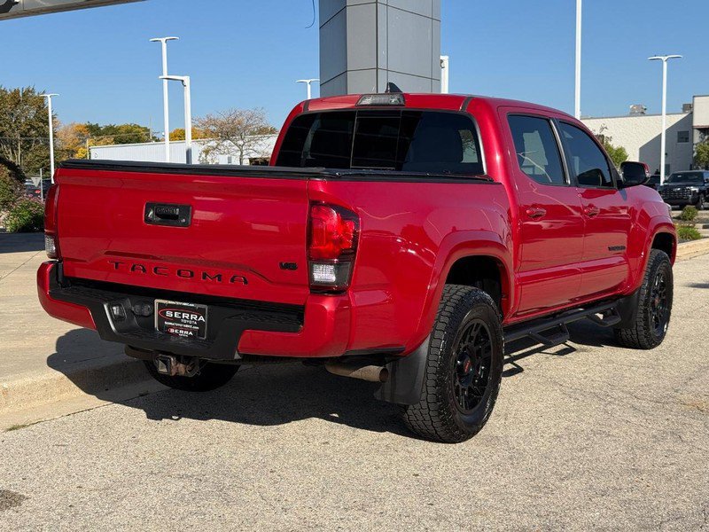Used 2018 Toyota Tacoma TRD Sport AWD/4WD image 3