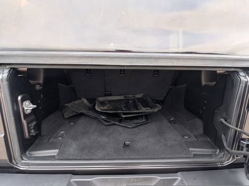 Used 2019 Jeep Wrangler Unlimited Sahara AWD/4WD image 29