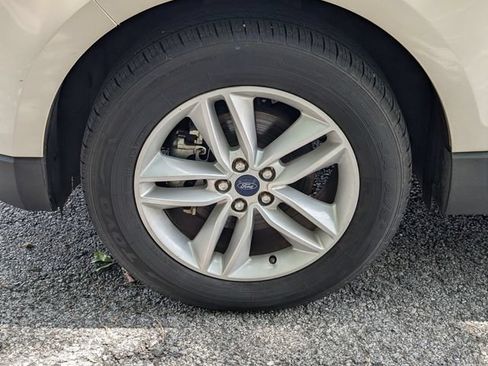 Used 2017 Ford Edge SEL w/ Equipment Group 201A FWD image 11