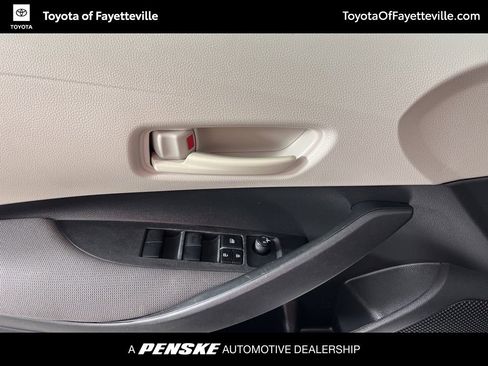 Used 2022 Toyota Corolla LE image 23