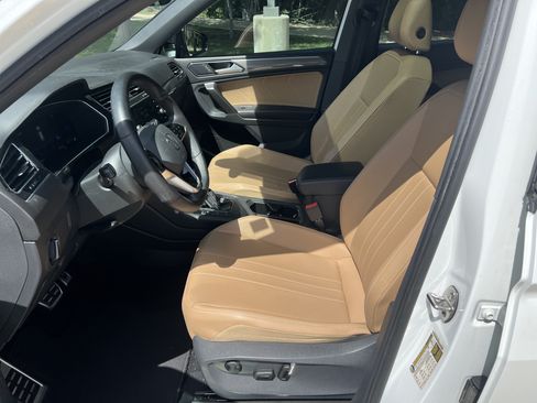 Used 2022 Volkswagen Tiguan SE R-Line FWD image 15