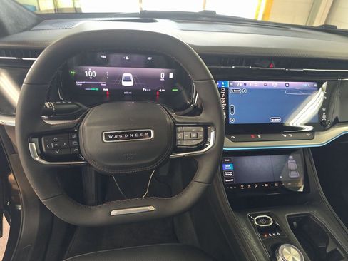 Used 2024 Jeep Wagoneer Launch Edition image 7