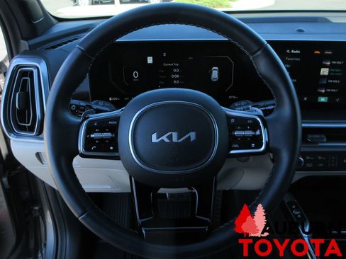 Used 2025 Kia Sorento SX Prestige image 16