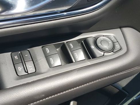Used 2021 Chevrolet Tahoe LT AWD/4WD image 17