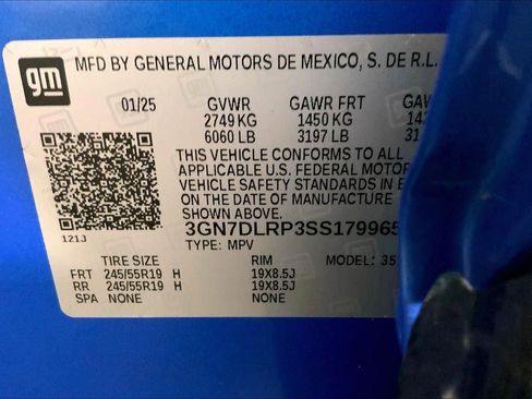 Used 2025 Chevrolet Equinox EV LT w/ Convenience Package image 31