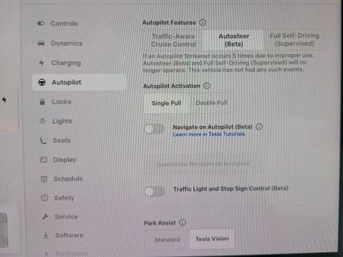 Used 2022 Tesla Model 3 image 18