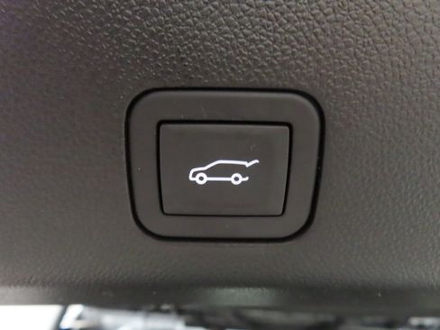 Used 2025 GMC Yukon AT4 w/ LPO, Get Active Package AWD/4WD image 49