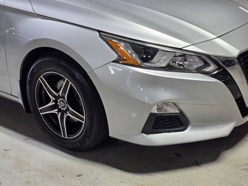 Used 2019 Nissan Altima 2.5 S FWD image 10