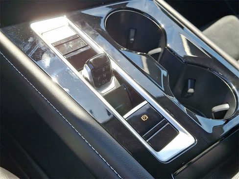 Used 2024 Volkswagen Atlas SEL Premium R-Line image 16