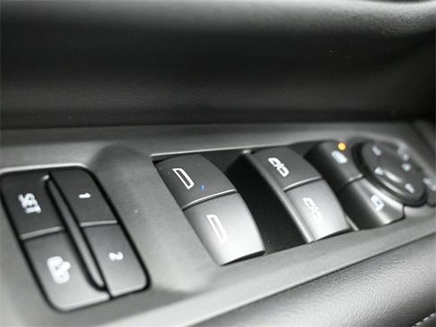 Used 2022 Chevrolet Tahoe LT w/ Luxury Package image 32