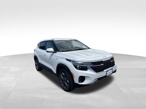 Used 2024 Kia Seltos LX AWD/4WD image 8