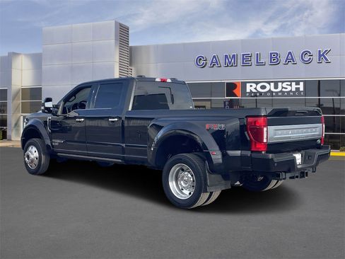 Certified 2022 Ford F450 Platinum w/ FX4 Off-Road Package image 3
