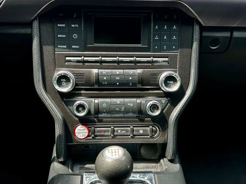 Used 2016 Ford Mustang GT RWD image 9