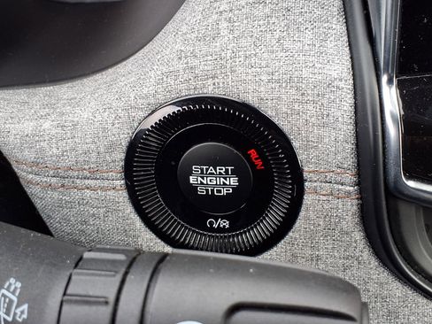 Used 2022 Jeep Compass Latitude image 10