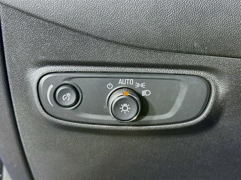 Used 2024 Chevrolet Equinox LT FWD image 17