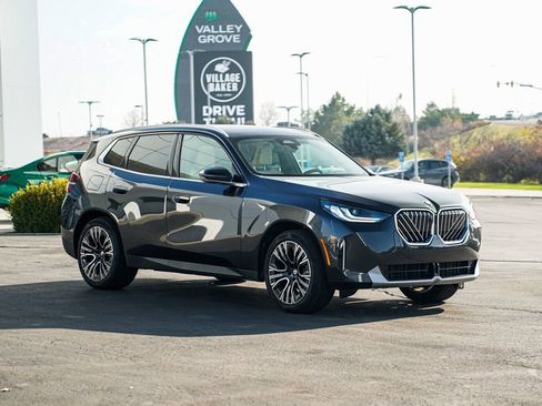 Used 2026 BMW X3 xDrive30 w/ Premium Package image 3