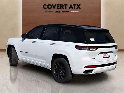 New 2025 Jeep Grand Cherokee Summit image 3