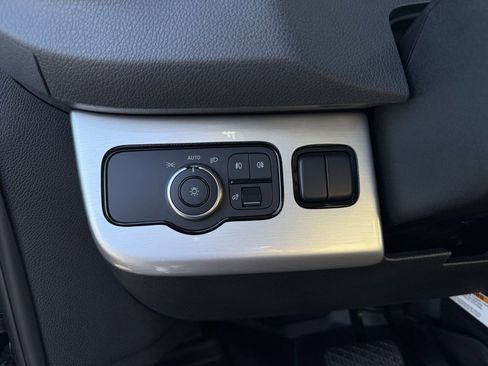 Used 2023 Mercedes-Benz Sprinter 3500 image 13