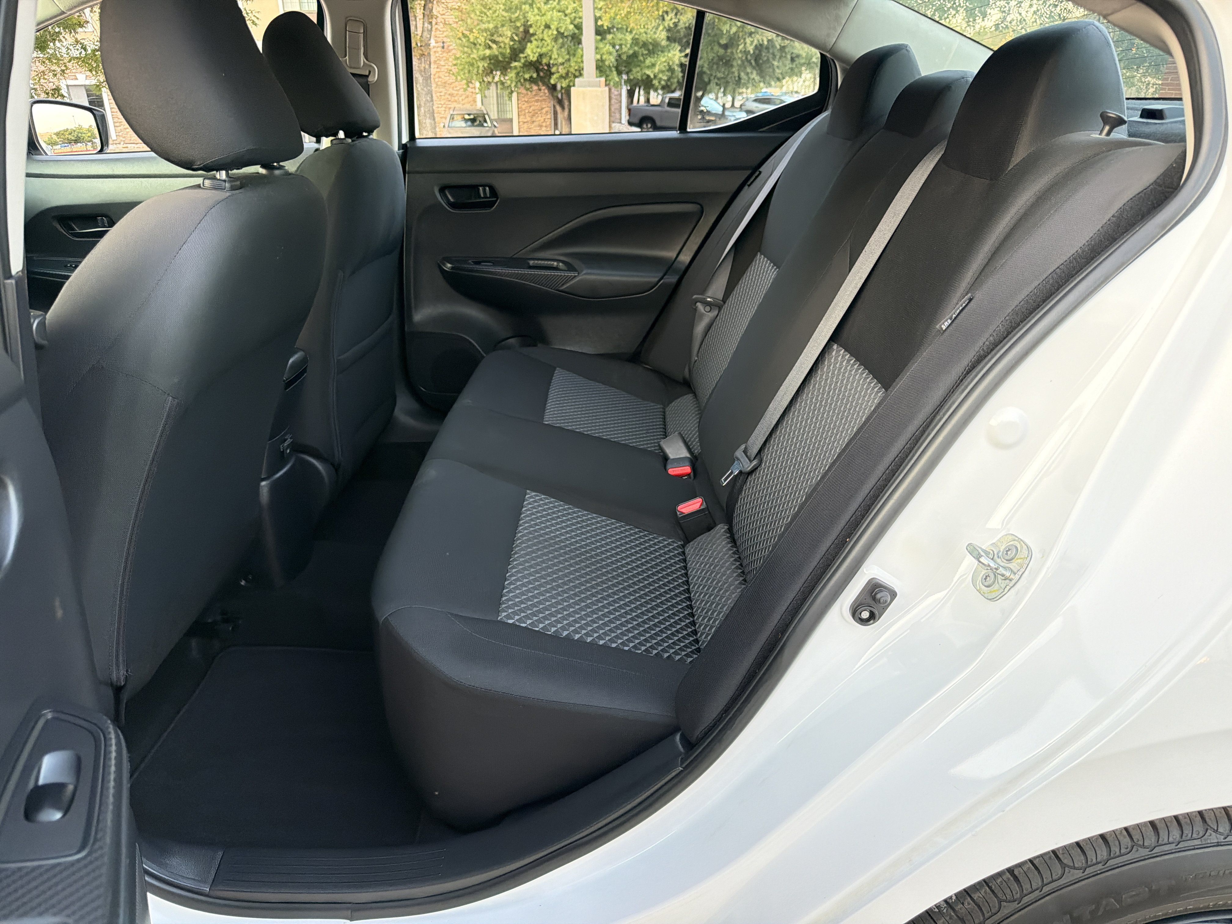 Used 2021 Nissan Versa S FWD image 17