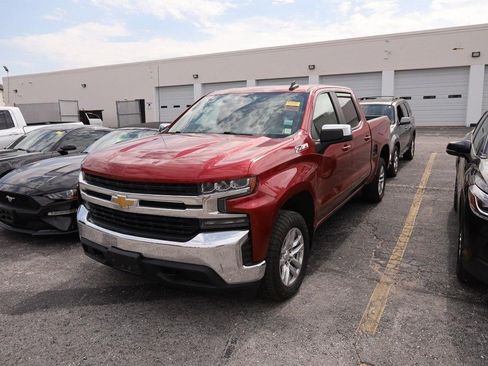 Used 2021 Chevrolet Silverado 1500 LT w/ Z71 Off-Road Package AWD/4WD image 4
