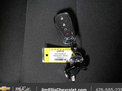 Certified 2025 Chevrolet TrailBlazer LT AWD/4WD image 23