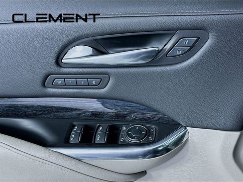 Used 2022 Cadillac XT4 Premium Luxury image 27