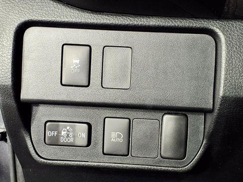 Used 2021 Toyota Tacoma SR w/ SR Convenience Package image 13