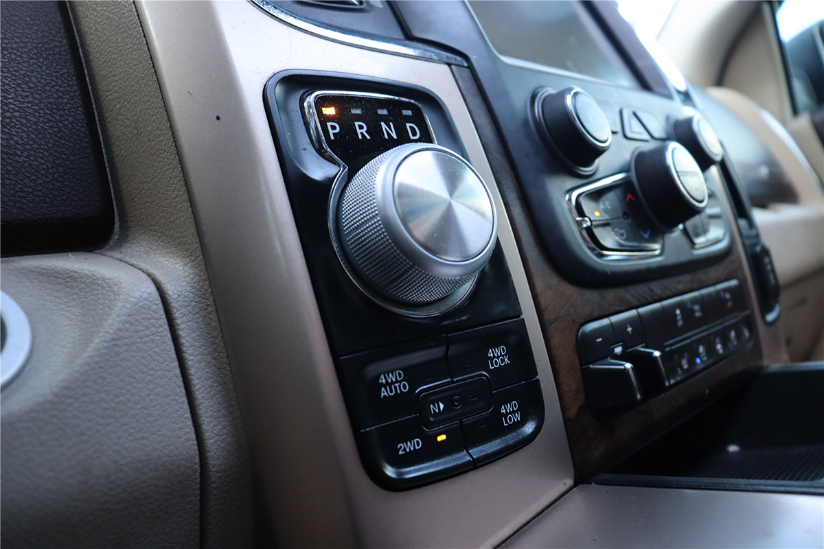 Used 2013 RAM 1500 Laramie Longhorn w/ Convenience Group AWD/4WD image 37