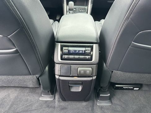 Used 2022 Subaru Ascent Limited w/ Technology Package image 30