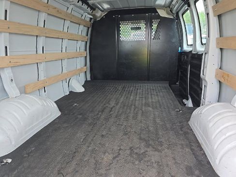 Used 2025 Chevrolet Express 2500 w/ Driver Convenience Package RWD image 10