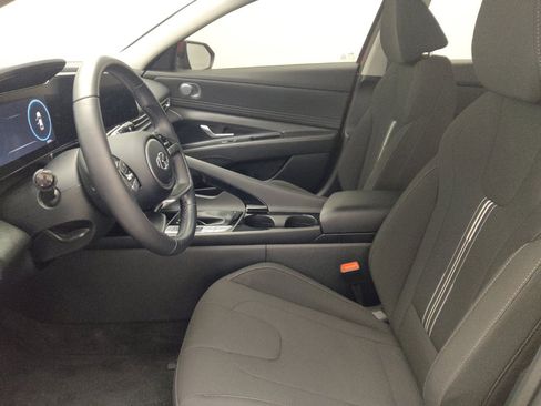 Used 2023 Hyundai Elantra SEL w/ Convenience Package FWD image 17