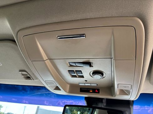 Used 2017 Chevrolet Suburban Premier image 31