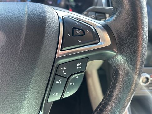 Used 2022 Ford Edge Titanium image 13