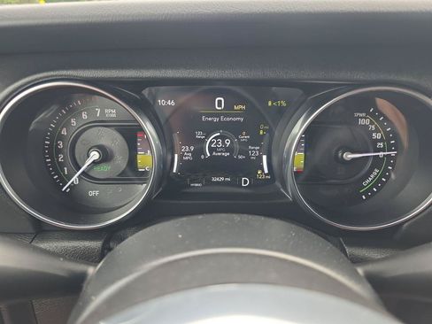 Used 2021 Jeep Wrangler Unlimited Sahara w/ Cold Weather Group AWD/4WD image 11