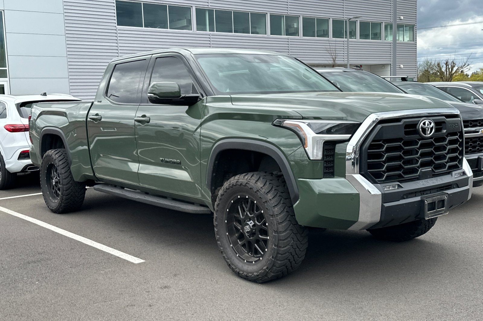 Used 2022 Toyota Tundra SR5 w/ TRD Off-Road Package AWD/4WD image 34