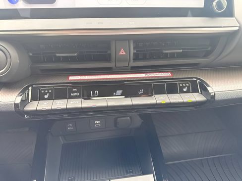 Used 2026 Toyota Prius XLE FWD image 12