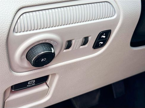 Used 2022 Jeep Wagoneer Series III w/ Flexible Seating Group image 10