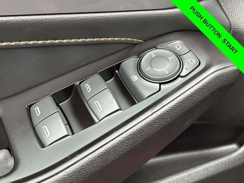 Used 2019 Chevrolet Traverse LT image 10