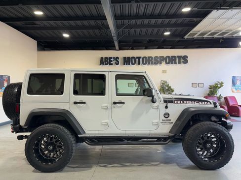 Used 2018 Jeep Wrangler Unlimited Rubicon image 4