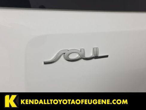 Used 2012 Kia Soul FWD image 11