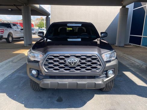 Used 2021 Toyota Tacoma TRD Off-Road w/ Technology Package AWD/4WD image 2
