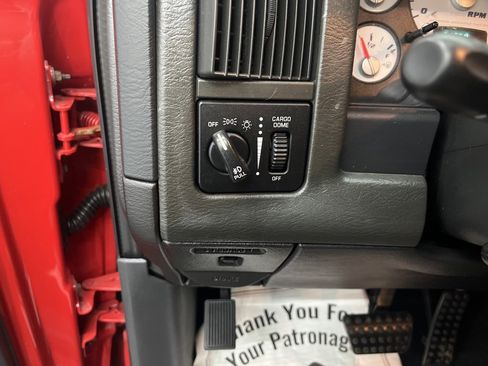 Used 2005 Dodge Ram 1500 Truck 2WD Quad Cab image 29