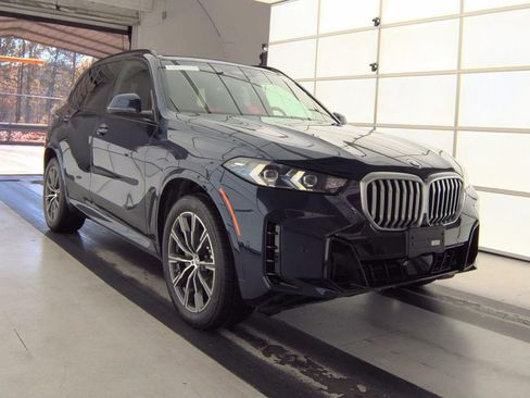 Used 2025 BMW X5 xDrive40i w/ Executive Package image 2