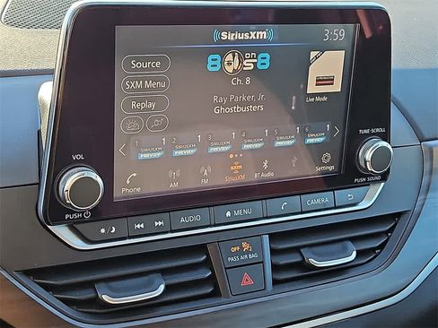 Used 2024 Nissan Altima 2.5 SV image 16