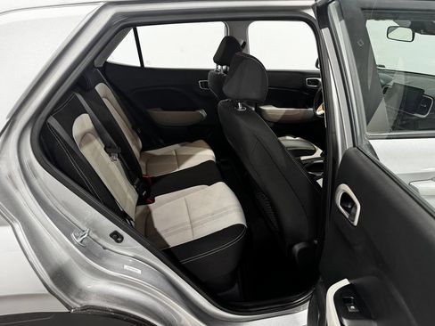 Used 2025 Hyundai Venue SEL FWD image 23
