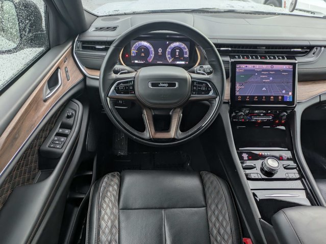 Certified 2025 Jeep Grand Cherokee Summit w/ Obsidian Package AWD/4WD image 16