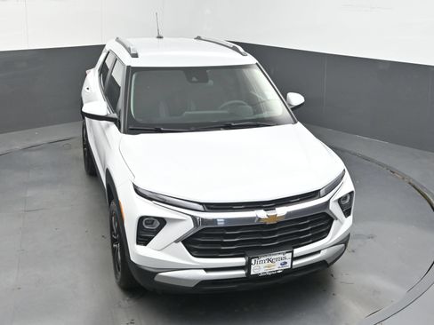 Used 2025 Chevrolet TrailBlazer LT AWD/4WD image 33